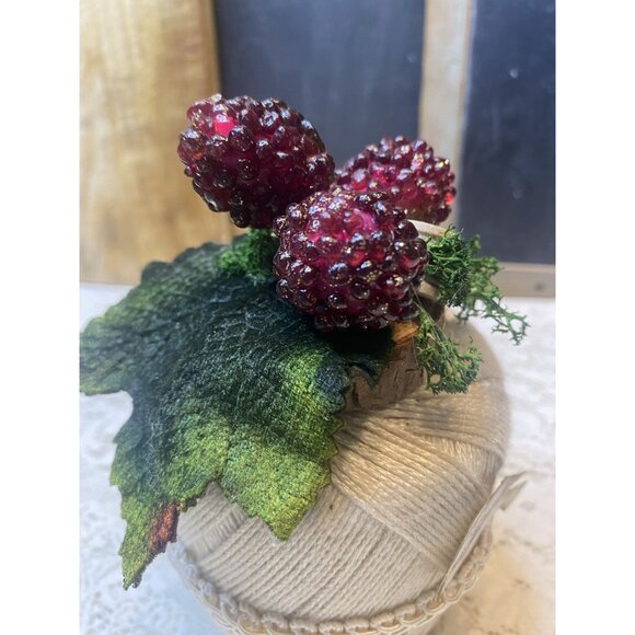 Crochet Thread Mini Assemblage Decorated Rustic Primitive Raspberries Country - Picture 4 of 7